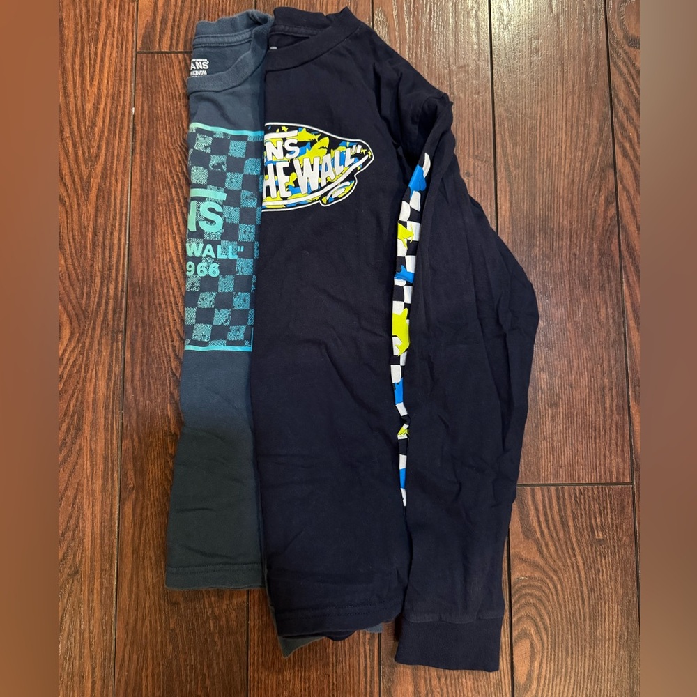 2 boys Vans long sleeves